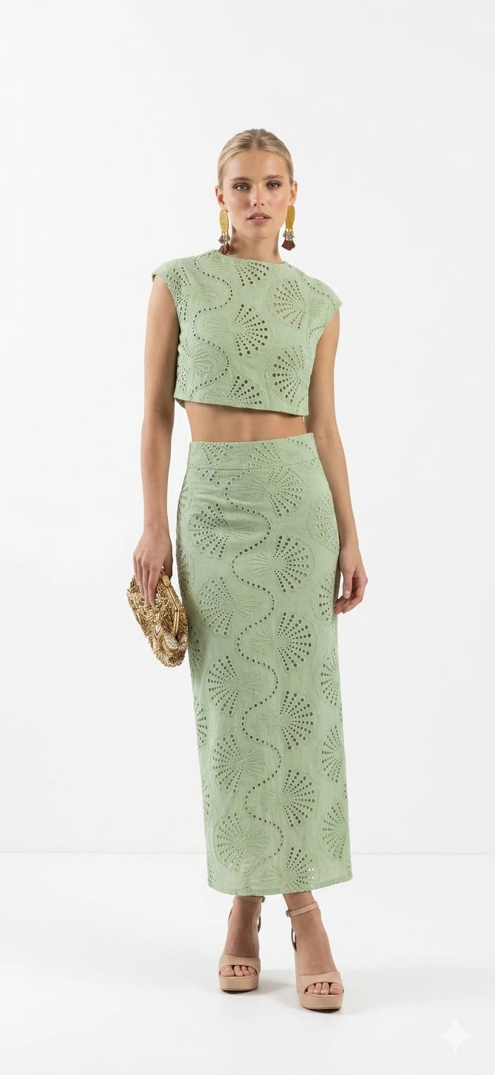 Conjunto Verona top bordado y falda lápiz en verde claro - AhorroExpress