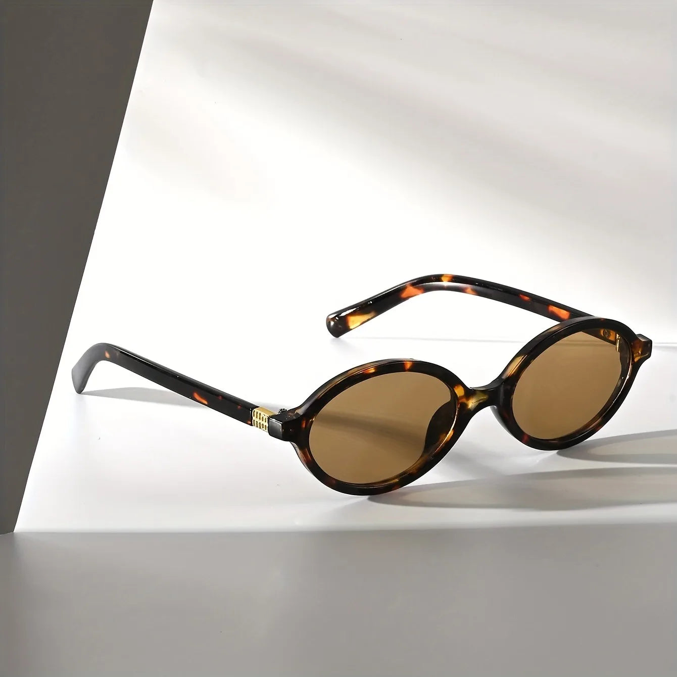 Gafas de sol ovaladas montura clásica - AhorroExpress